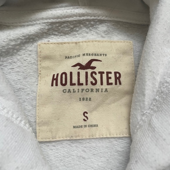 Zip-up hollister sweater - Picture 2 of 3